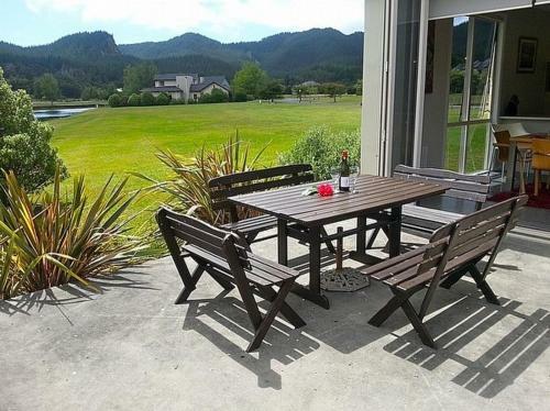 Mistry Hideout - Lakes Resort Pauanui Holiday Home