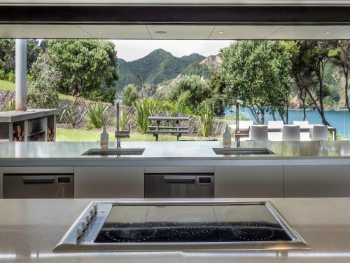Oke Beach House - Rawhiti Luxury