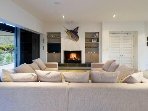 Oke Beach House - Rawhiti Luxury