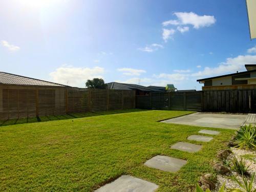 At The Beach - Ruakaka Holiday Home