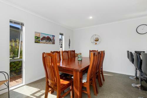 At The Beach - Ruakaka Holiday Home