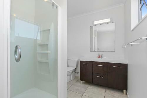 At The Beach - Ruakaka Holiday Home