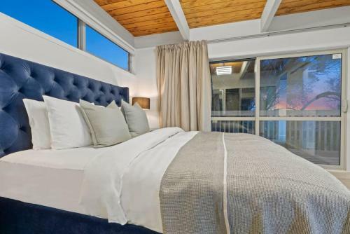 Hilltop Retreat - Seaview - Sauna - Spa - Pool