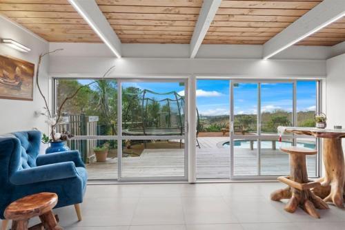 Hilltop Retreat - Seaview - Sauna - Spa - Pool
