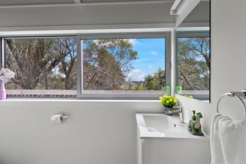 Hilltop Retreat - Seaview - Sauna - Spa - Pool