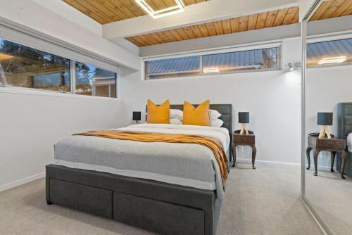 Hilltop Retreat - Seaview - Sauna - Spa - Pool