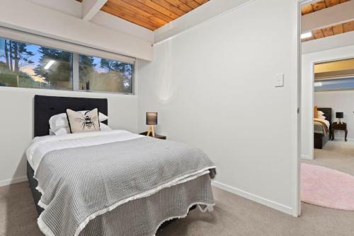 Hilltop Retreat - Seaview - Sauna - Spa - Pool
