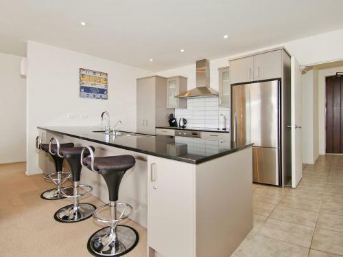 Waterfront Bliss - Tairua Holiday Home