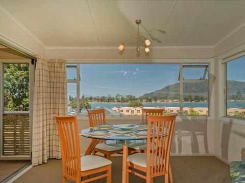 Breakaway - Tairua Bach