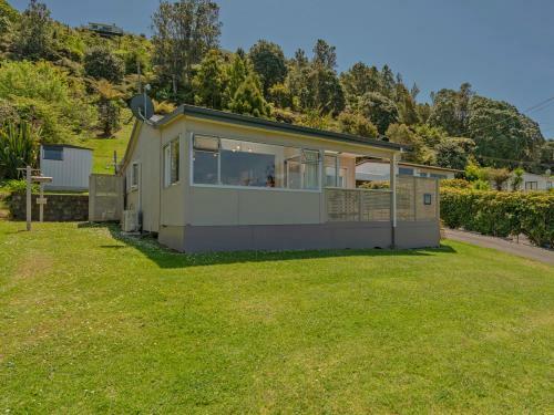 Breakaway - Tairua Bach