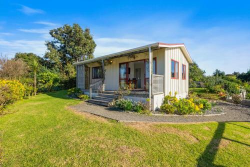 Cottage On Rutherford - Waikanae Beach Holiday Home