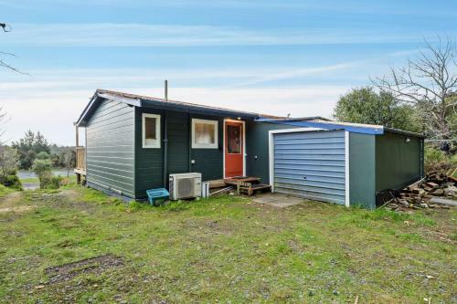 A Kiwi Treasure - T?rangi Holiday Home