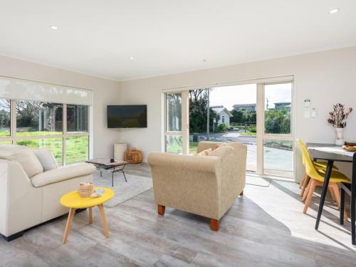 Modern Beach Break - Waihi Beach Holiday Home