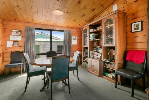 Dillon Oasis - Waihi Holiday Home