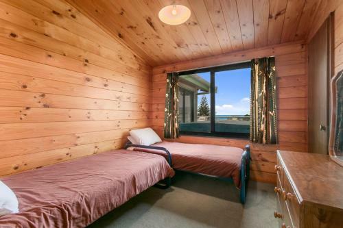 Dillon Oasis - Waihi Holiday Home