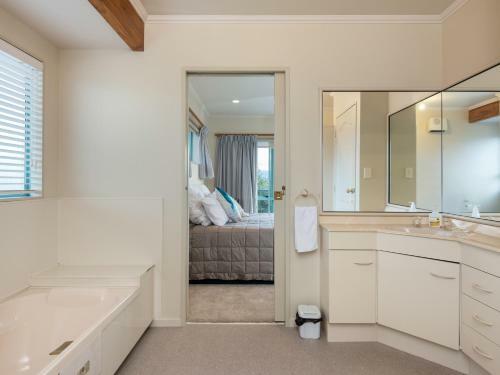 Tuis Nest - Bowentown Holiday Home