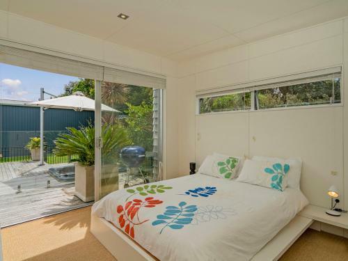 Sun Seekers Paradise - Whangapoua Holiday Home