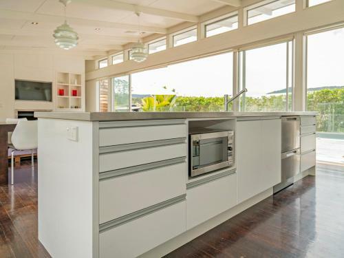 Sun Seekers Paradise - Whangapoua Holiday Home