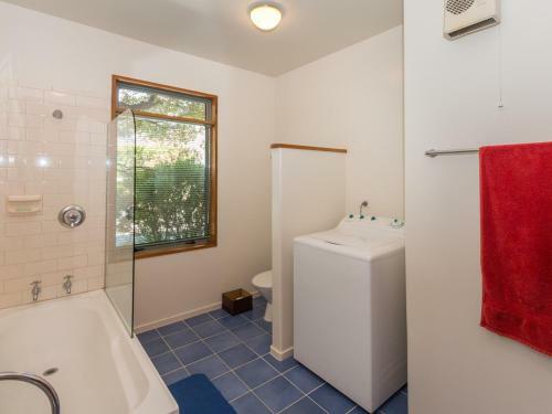 Central Sanctuary - Wanaka Holiday Home