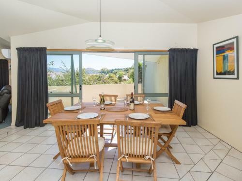 Central Sanctuary - Wanaka Holiday Home