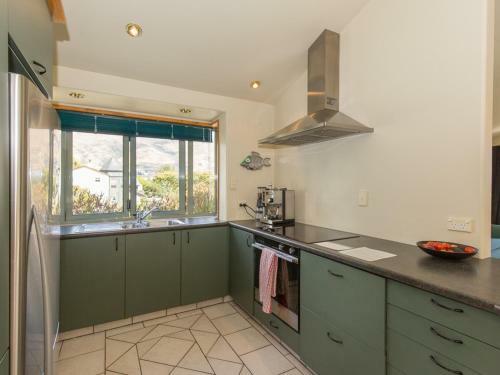Central Sanctuary - Wanaka Holiday Home