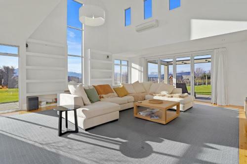 Elderberry Elegance - Wanaka Holiday Home