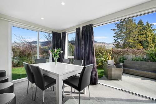 Hideaway On Hunter - Wanaka Holiday Home