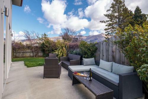 Hideaway On Hunter - Wanaka Holiday Home