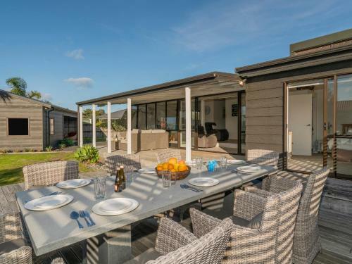 Fun At Whangamata - Whangamata Holiday Home