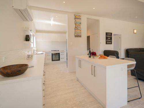 Fun At Whangamata - Whangamata Holiday Home