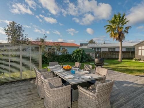 Fun At Whangamata - Whangamata Holiday Home