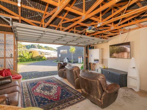 Fun At Whangamata - Whangamata Holiday Home