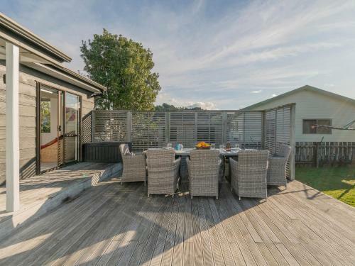 Fun At Whangamata - Whangamata Holiday Home