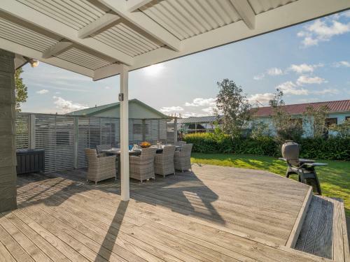 Fun At Whangamata - Whangamata Holiday Home