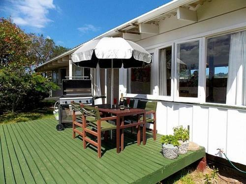 Hibiscus Cottage - Whangamata Bach