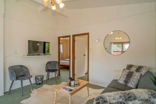 Ocean Oasis - Whangamata Holiday Home