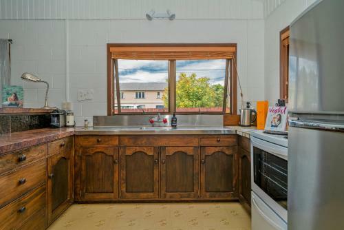 Ocean Oasis - Whangamata Holiday Home