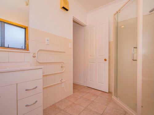 Coral Castle - Whangamata Holiday Home