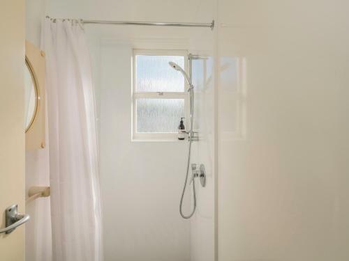 Kotare Beachfront - Whangamata Holiday Unit