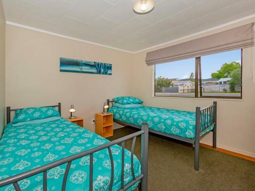 Just Beachy - Whangamata Holiday Home