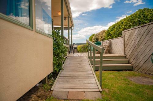 Surf Beach Views - Whangamata Holiday Home