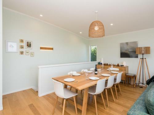 Ocean Oasis - Langs Beach Holiday Home