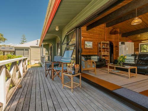 Norma's Place - Simpsons Beach Bach