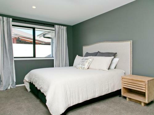 Lakeside Estate - Rainbow Point Holiday Home