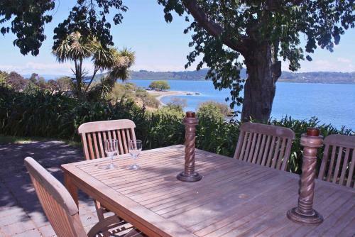 Moeroa - Wharewaka Holiday Home