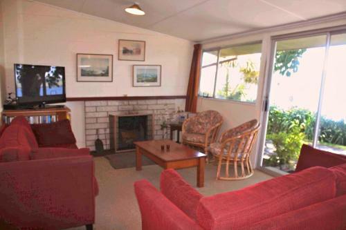 Moeroa - Wharewaka Holiday Home