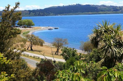 Moeroa - Wharewaka Holiday Home