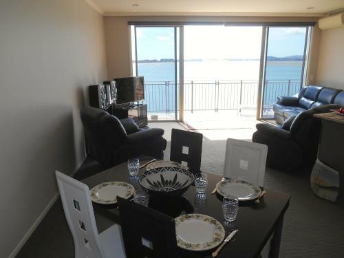 Absolute Waterfront, Tauranga Apartment