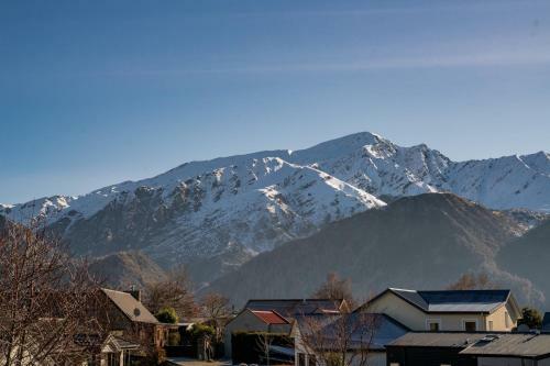 Arrow Peaks - Arrowtown Holiday Home