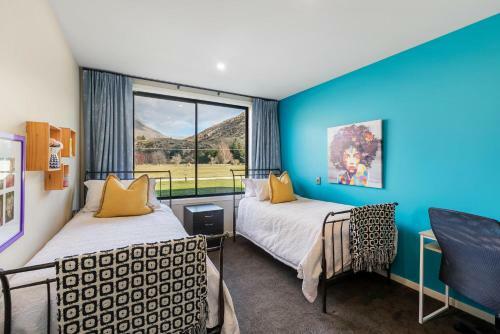Travellers Retreat Live The Dream
